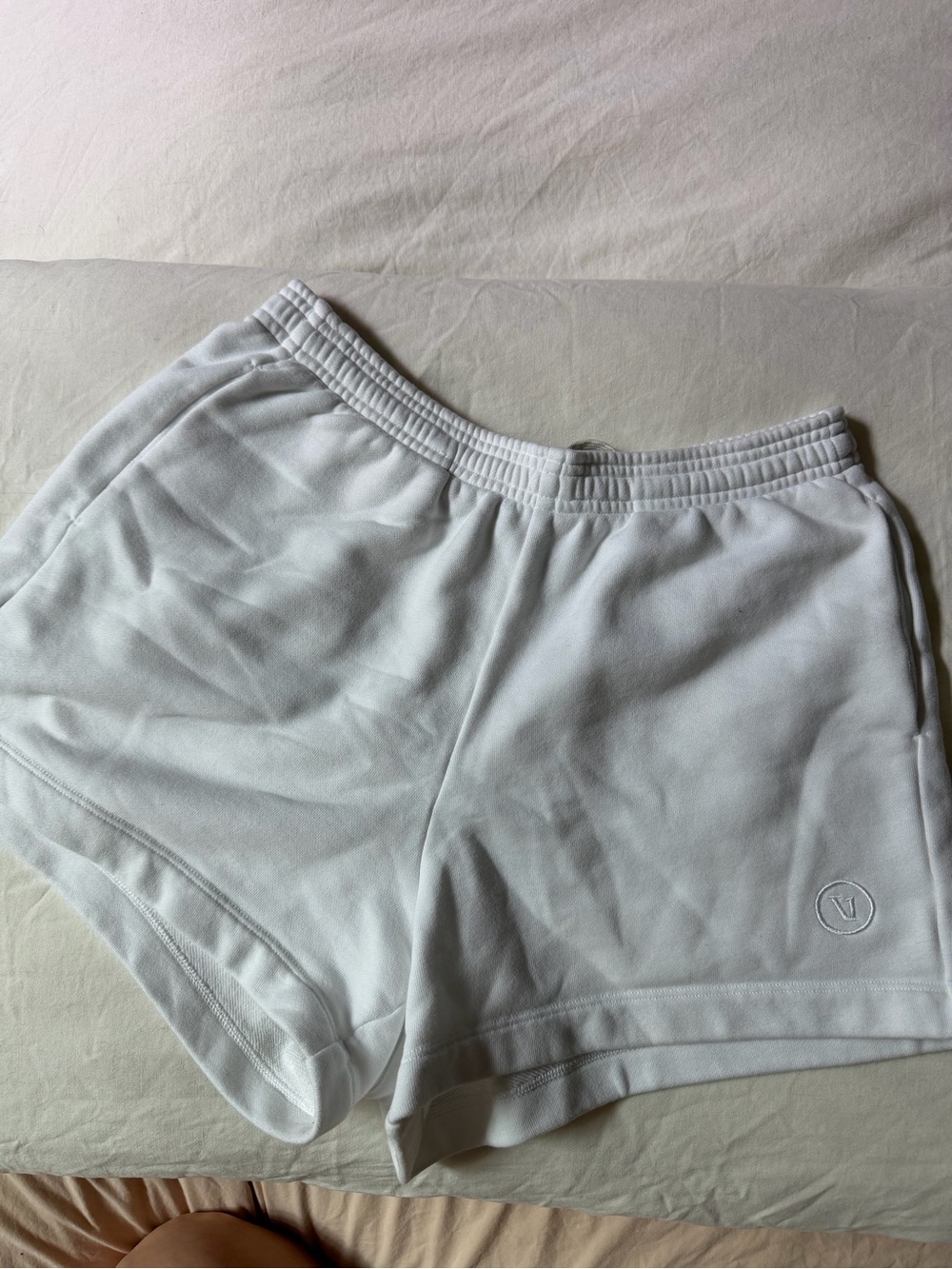 White VUORI Women's Elastic Waist Athletic Shorts